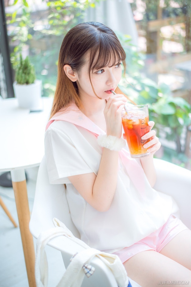 想到这里，诸葛亮眉头不禁蹙起来，如果真是如此的话，就得好生安排一番，尽量避免双方的冲突。